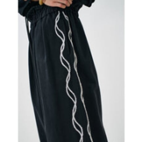 【YENN】 CODE EMBRO PANTS　納期：2026年2月上旬～3月上旬