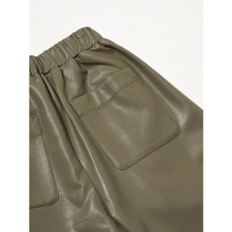 【YENN】FAUX LEATHER HALF PT