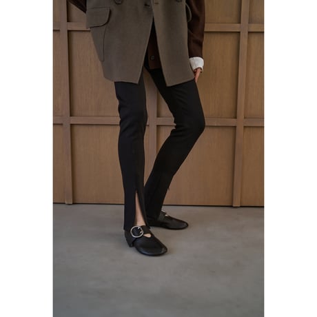 【YENN】FRONT SLIT LEGGINGS ※納期7/上〜7/中