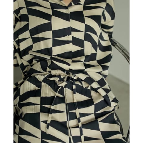 【ànuke】Geometric Satin Pants