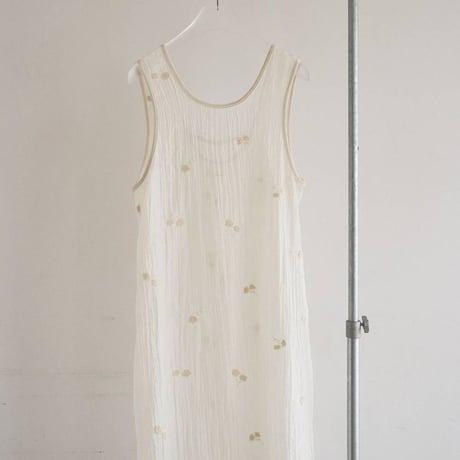 【anuke】Embroidery Sleeveless Onepiece　※納期8月中旬～9月中旬