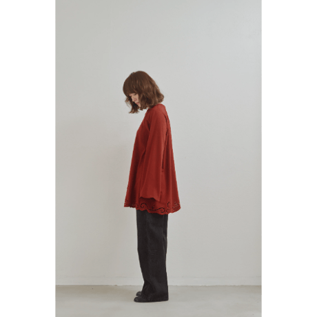 【Hella】Ornamental Cutwork Top　※納期9月末～10月末