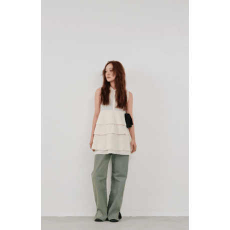 【Hella】side hem slit denim　※納期4月中旬〜5月中旬