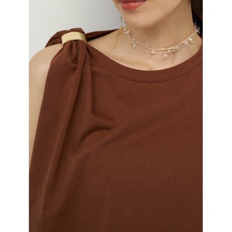 【CHIGNON】ﾒﾀﾙｸﾘｯﾌﾟ付きﾀｯｸTOPS