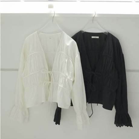 【anuke】Vneck Lace Blouse   ＊
