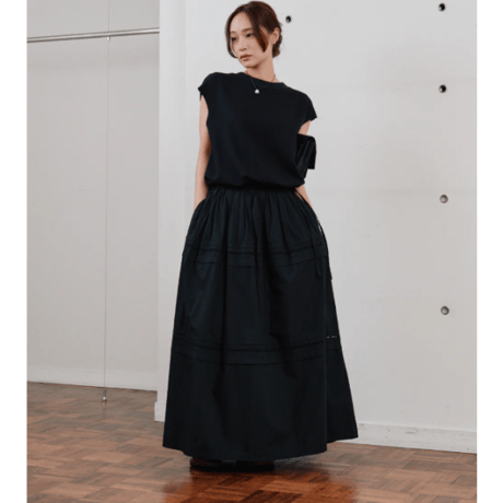 【Hella】back laceup sweat　※納期6月中旬〜7月中旬