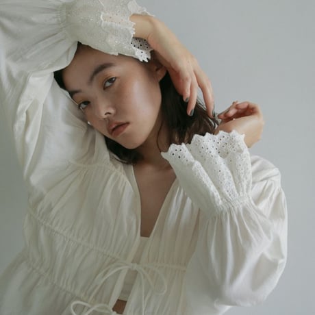 【anuke】Vneck Lace Blouse   ＊