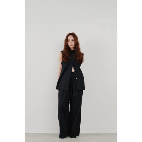 【Hella】embroidery pocket shirt　※納期5月中旬〜6月中旬