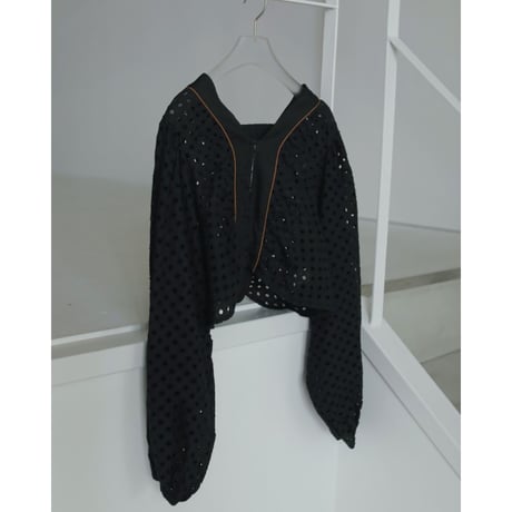 再販✨【anuke】Volume Cutwork Blouse