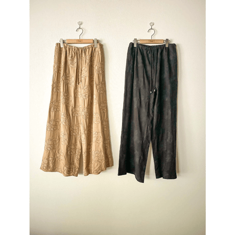 【RILATO】フラワー刺繍リゾートPT　※納期3月下旬～4月下旬
