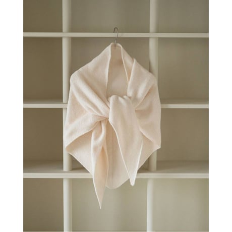 【anuke】Knit Triangle Scarf　※納期9月中旬〜10月中旬