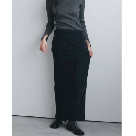 【anuke】Embroidery Flower Velourskirt　※納期11月中旬～12月中旬