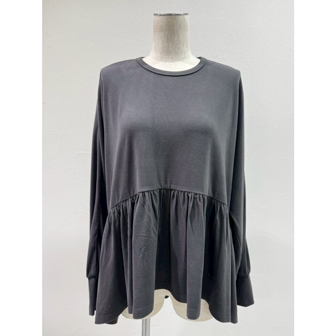 CYAN TOKYO ラウンドギャザーウォーム ドルマントップス CYAN TOKYO | ラウンドギャザーウォームドルマンTOPS | F・O・B STORE