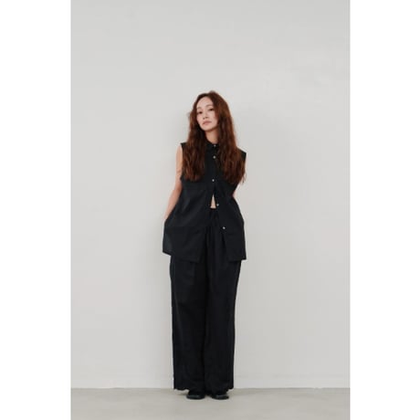 【Hella】embroidery pocket shirt　※納期5月中旬〜6月中旬