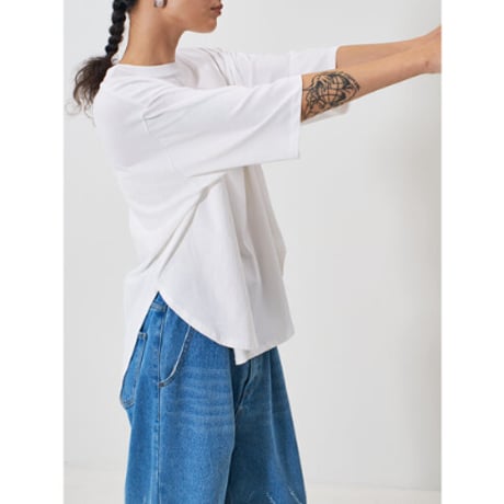 【YENN】 TWIST HEM TEE　納期：2026年2月上旬～3月上旬