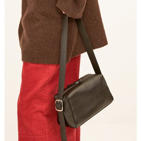 【YENN】CROSSBODY BAG※納期9/上〜9/中