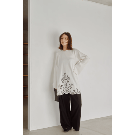 【Hella】Ornamental Cutwork Top　※納期9月末～10月末