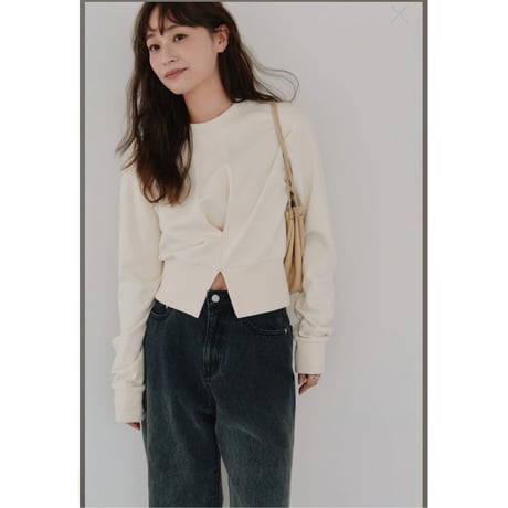 【Hella】front tuck cropped sweat ※納期10下〜11下