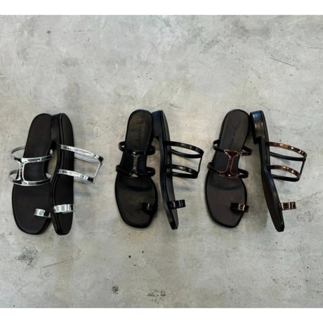 Ｈ strap thong sandals