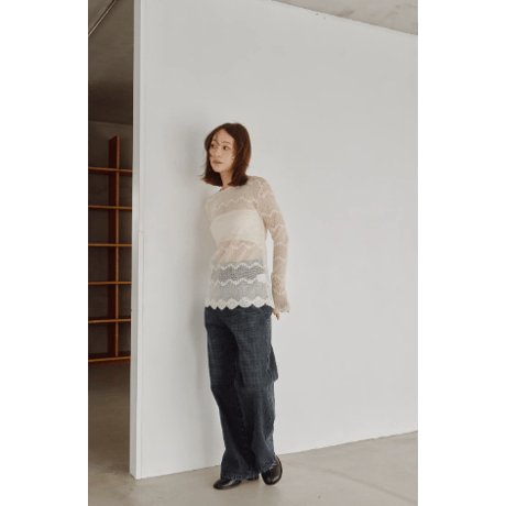 【Hella】Flocked Lace Sheer Top　※納期9月上旬～10月上旬