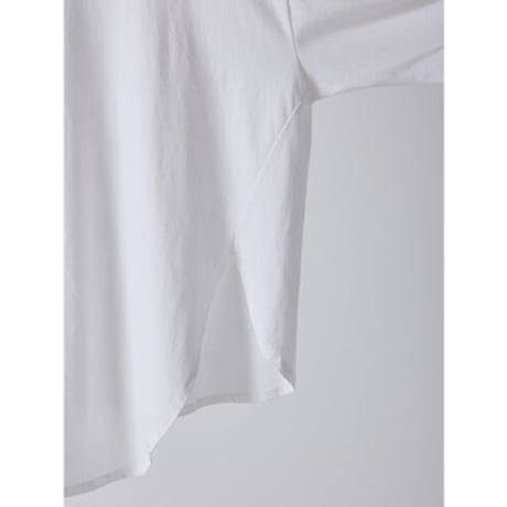 【YENN】 TWIST HEM TEE　納期：2026年2月上旬～3月上旬