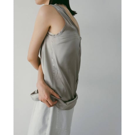 【anuke】Satin Uneck Tops　※納期5月上旬～6月上旬
