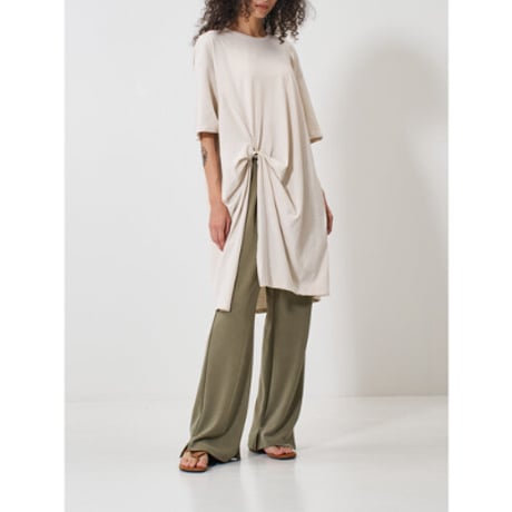 【YENN】 TWIST TUNIC TEE　納期：2026年2月上旬～3月上旬