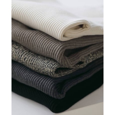 【anuke】Slit Turtle Knit　※納期11月上旬～12月上旬