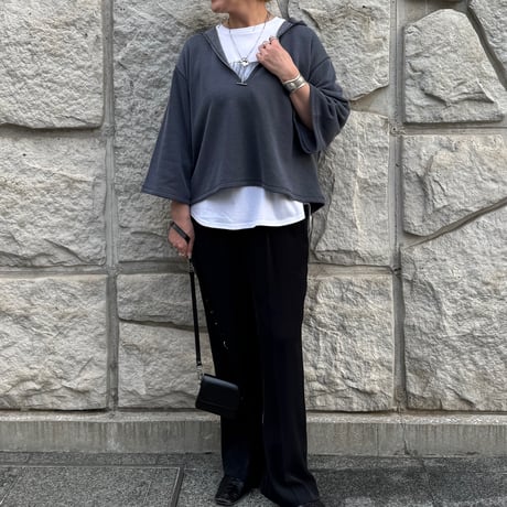 【ROSIEE】限定カラー✨深VフードTOPS