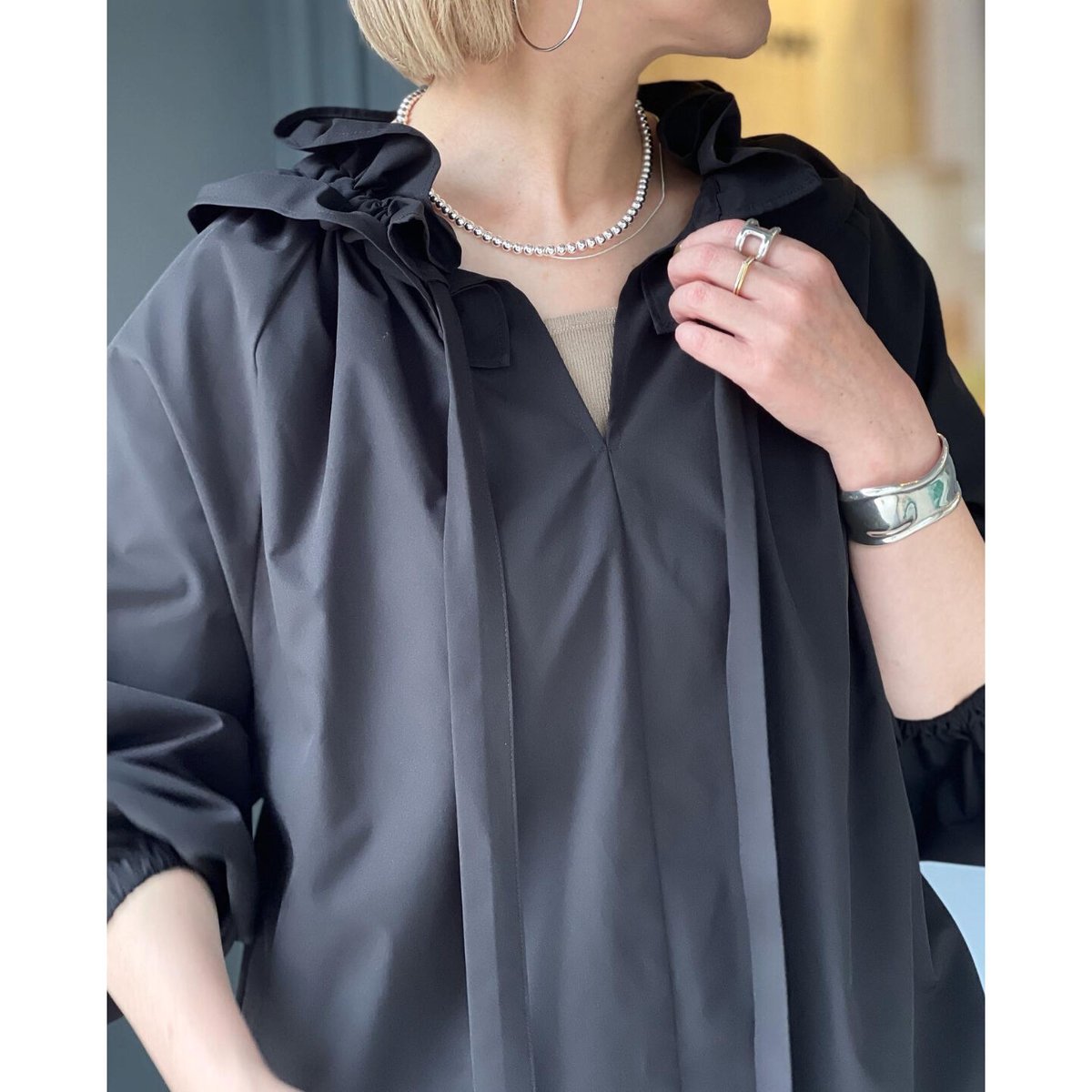 CLOCHE】ネックデザインブラウス | selectshop kusukusu CLOCHE】ネックデザインブラウス | selectshop kusukusu