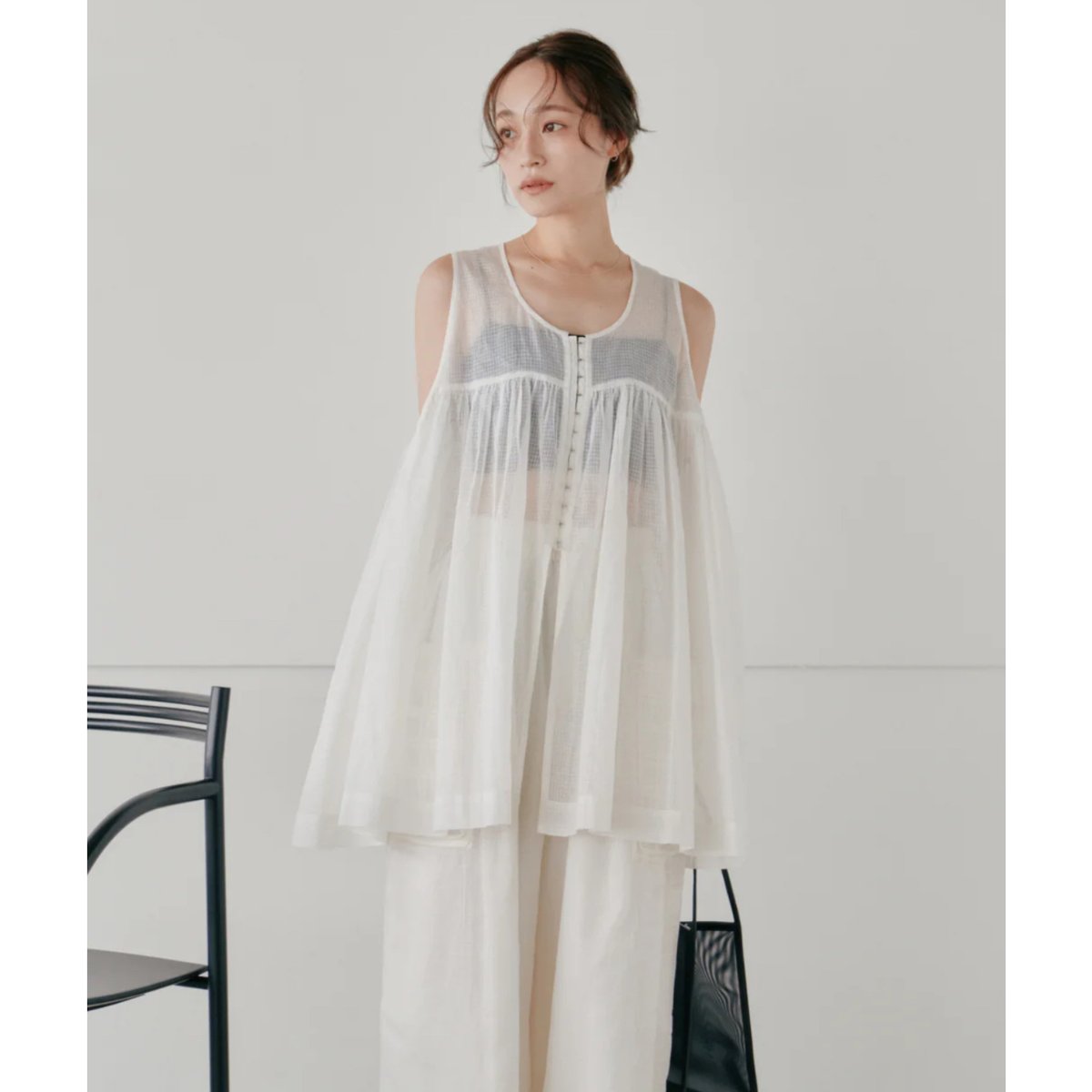 Hella 新品 sheer volume tops 楽天市場】Hella ヘラ コットン シアーボリューム ブラウス