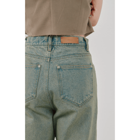 【Hella】side hem slit denim　※納期4月中旬〜5月中旬