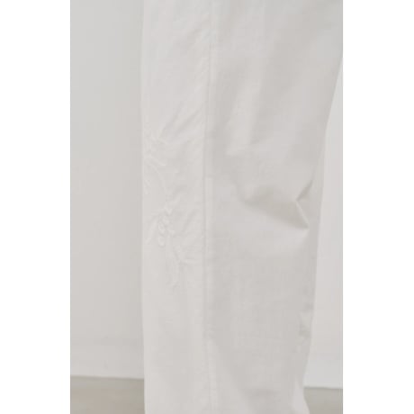 【Hella】embroidery easy pants　※納期5月中旬〜6月中旬