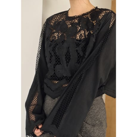【Hella】EMBROIDERY LACE BLOUSE
