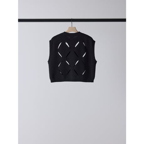 【YENN】 CUT OUT PATTERN VEST　納期：2026年2月上旬～3月上旬