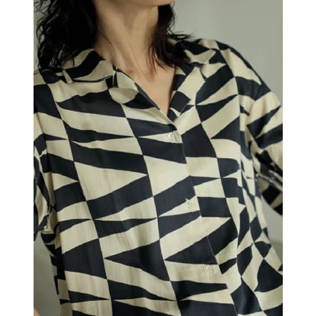 【ànuke】Geometric Satin Shirts
