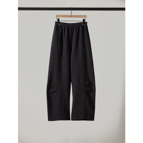 新色再販✨【YENN】KNEE TUCK SWEAT PT