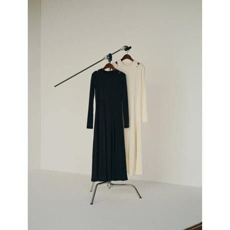 【Hella】shoulder slit long dress※納期10/上〜11/上