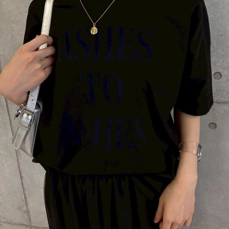 【ROSIEE】フロッキーロゴプリントTシャツ