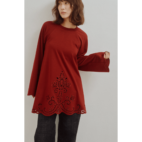 【Hella】Ornamental Cutwork Top　※納期9月末～10月末