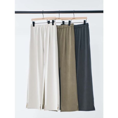 【YENN】 SIDE SLIT SLACKS　納期：2026年2月上旬～3月上旬