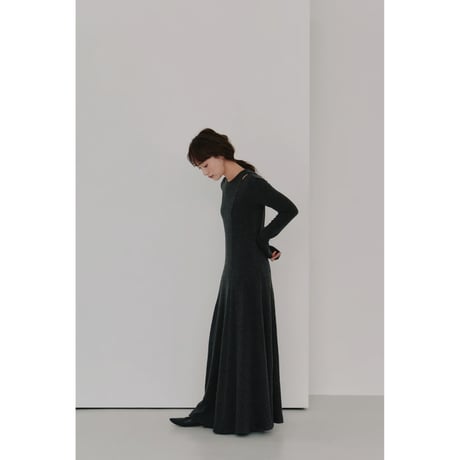 【Hella】shoulder slit long dress※納期10/上〜11/上