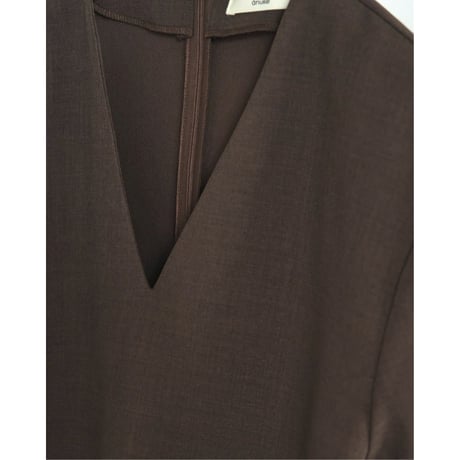【anuke】Powershoulder Vneck Tops※9月上～10月上