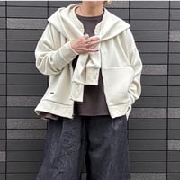 【PRIORITY】フードストール付きブルゾン