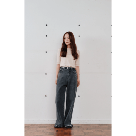 【Hella】side hem slit denim　※納期4月中旬〜5月中旬