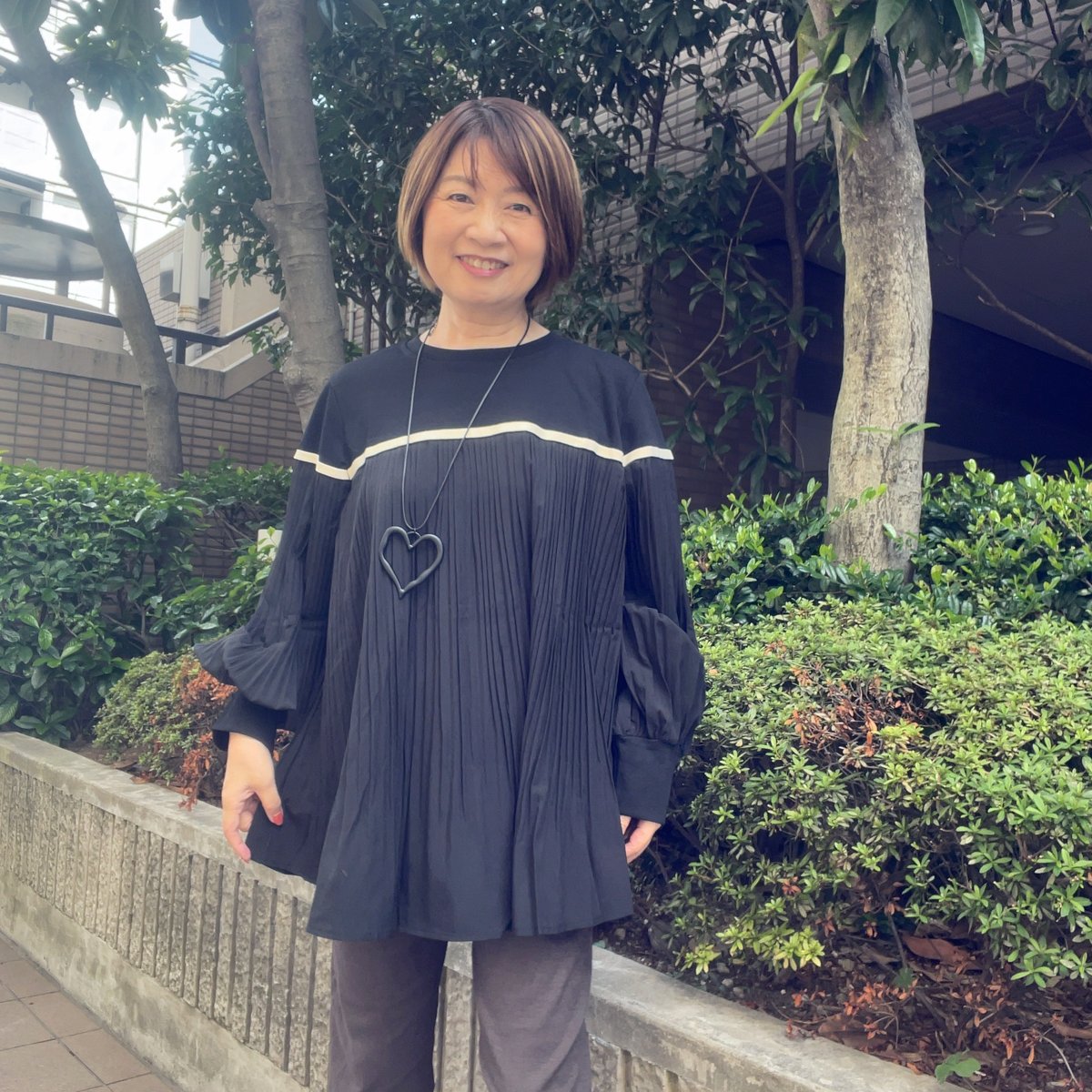 プリーツトップス（ブラック） | Midum ミドゥム