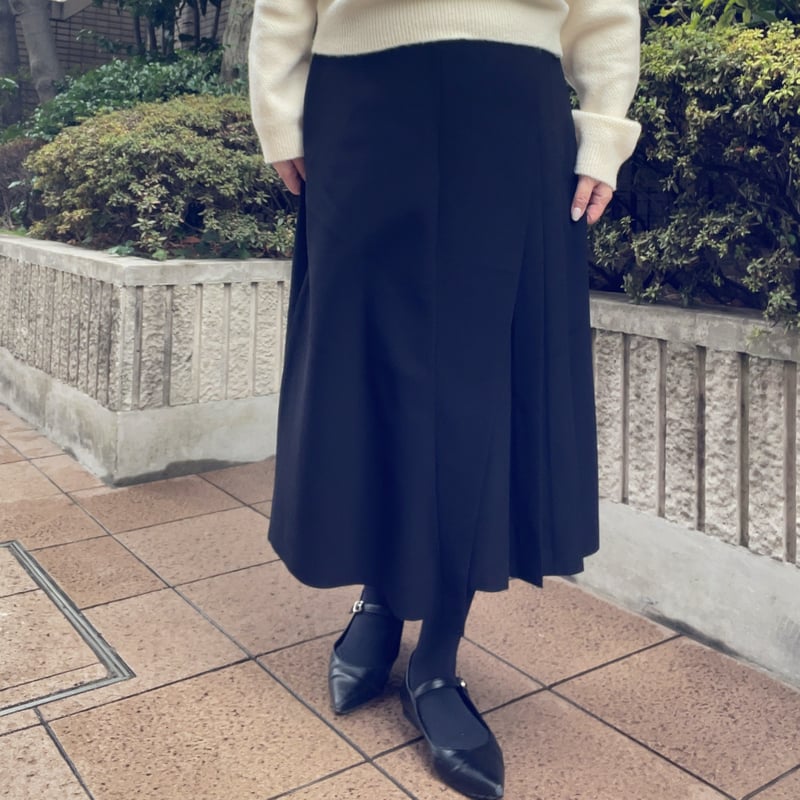 ブラックちょこっとプリーツスカート | Midum ミドゥム