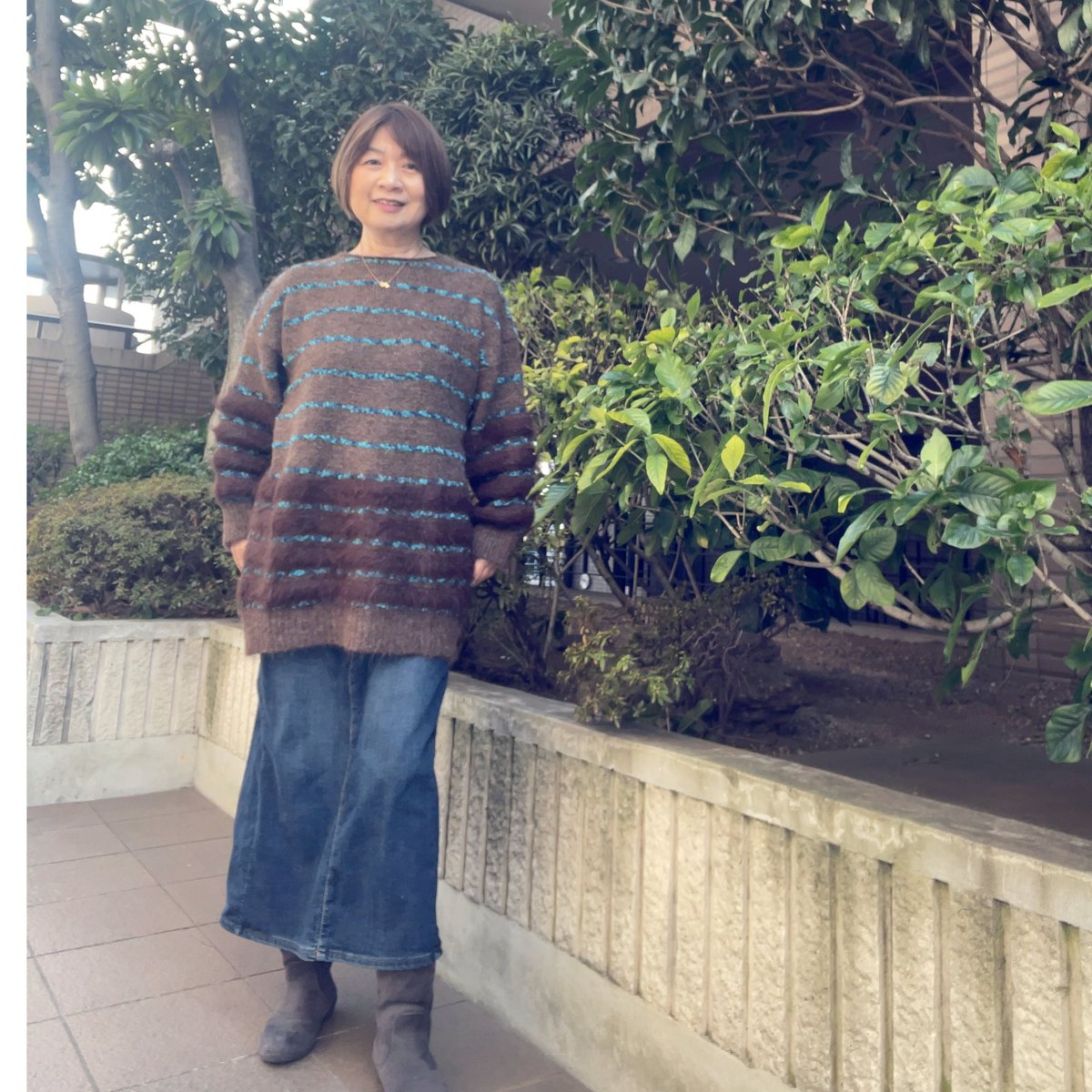 ブルーライン入りニット（ブラウン） | Midum ミドゥム