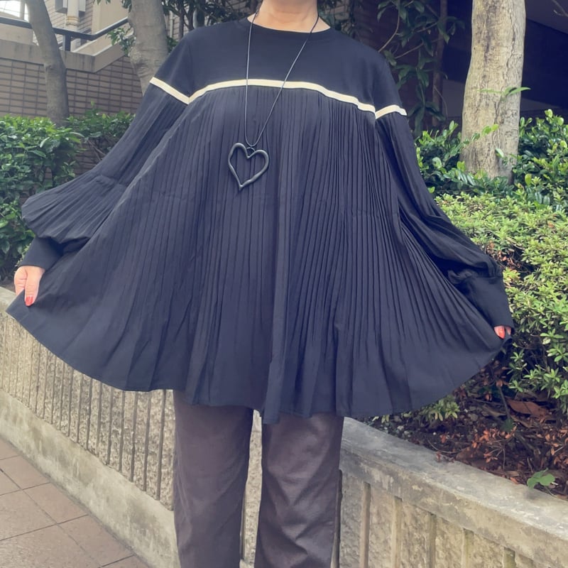 M*M様 MACHATT プリーツボリュームトップス（ブラック） M*M様 MACHATT プリーツボリュームトップス（ブラック） - メルカリ