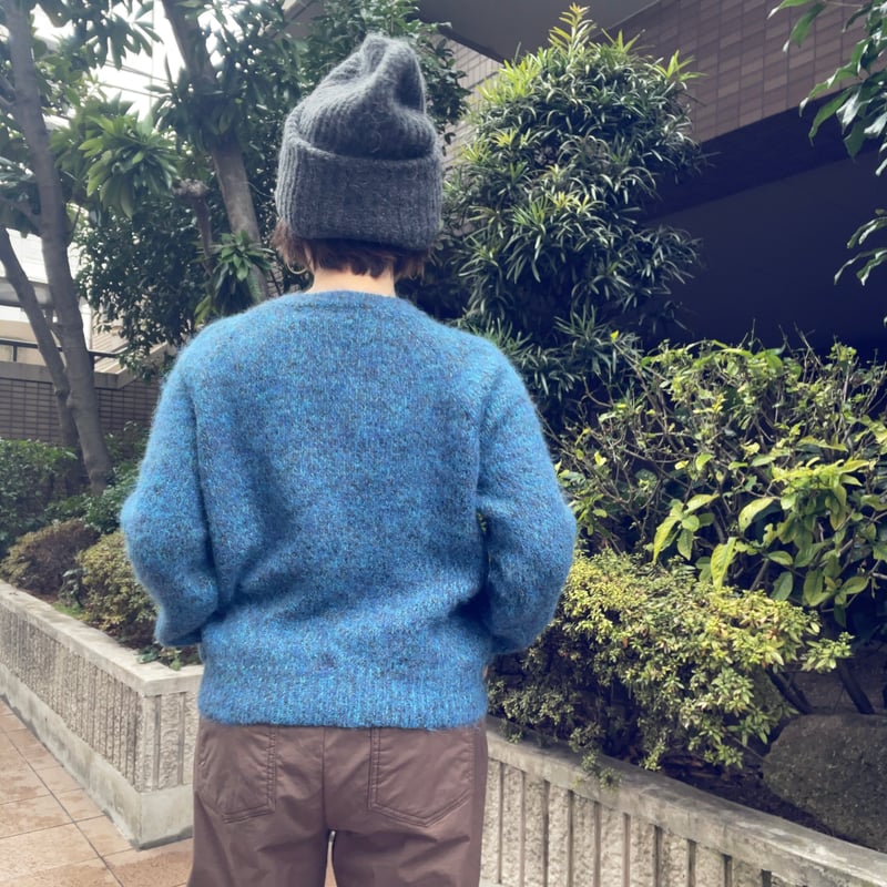 Vネックセーター（ブルー） | Midum ミドゥム